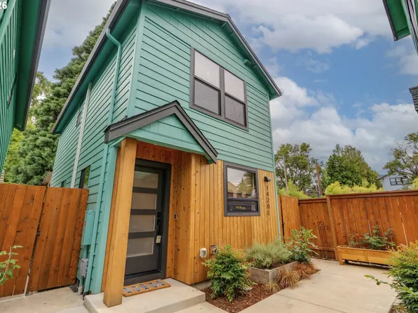 1420 SE Claybourne St #C, Portland, OR 97206
