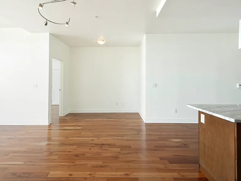 2001 Lincoln St #1924 — Photo 13
