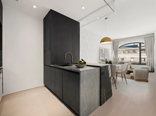 130 William Street image 5 of 23