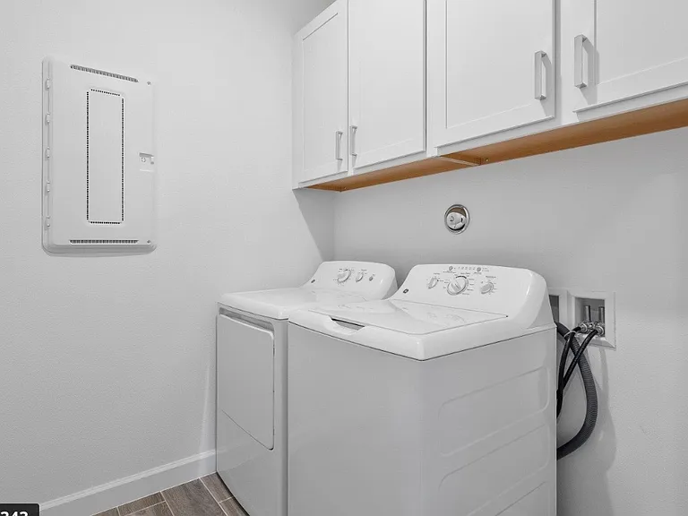 6843 Cobia Cir — Photo 12