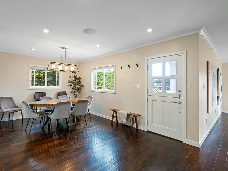 231 Avenue D — Photo 14