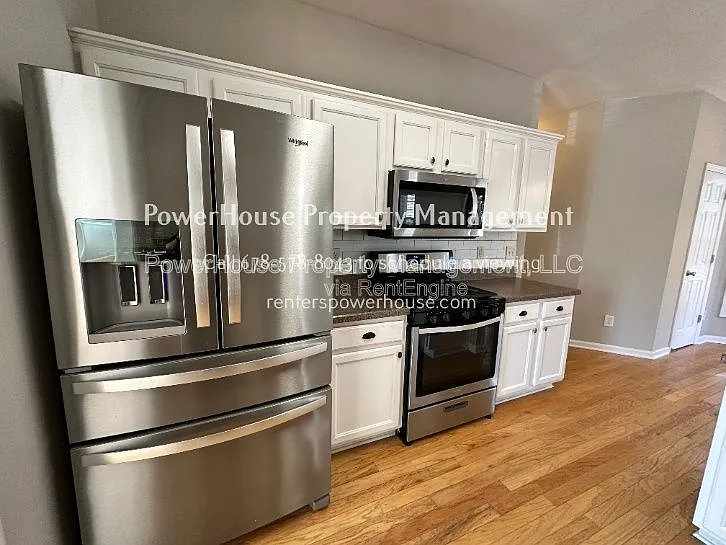 4 bed, 2.5 bath, 2170 sqft, $2,250 — Photo 2