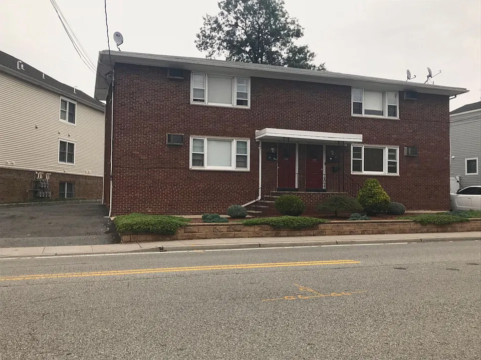 732-734 Riverside Ave