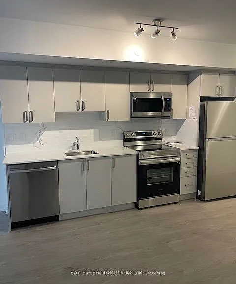 556 Marlee Ave #529 — Photo 9