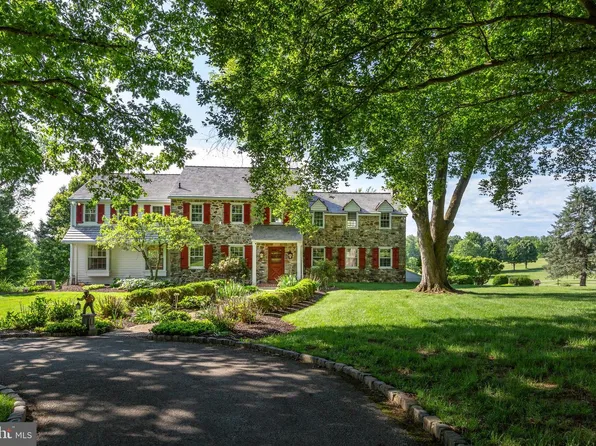 137 Davis Rd, Malvern, PA 19355