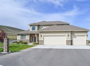 9010 S Grandview Ln, Kennewick, WA 99338