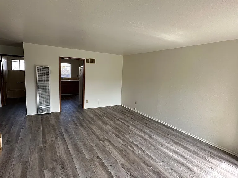 632 E Chapel St #B — Photo 3