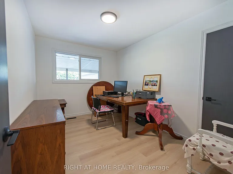 69 Alayne Cres — Photo 20