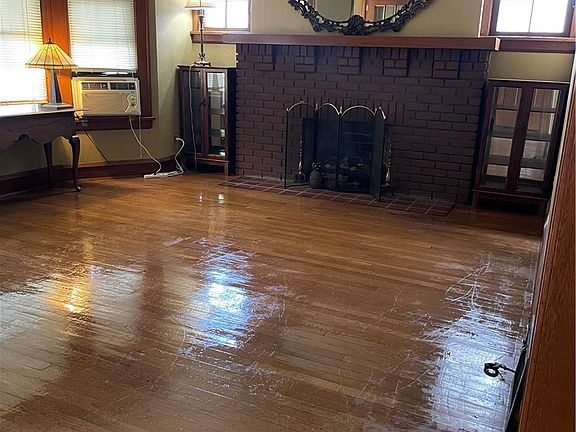 4th image of 1283 W 89th St