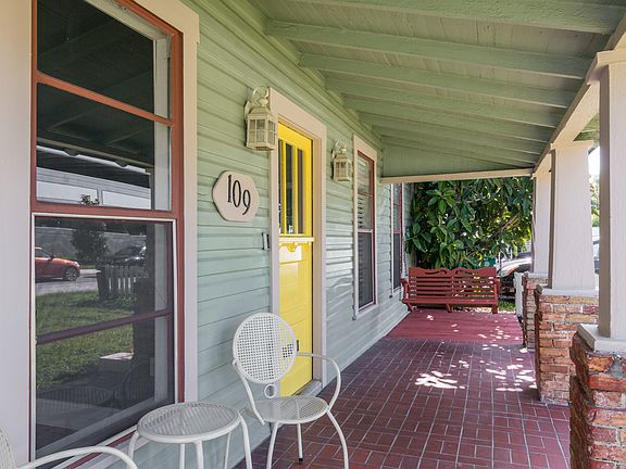 5th image of 109 W Giddens Ave