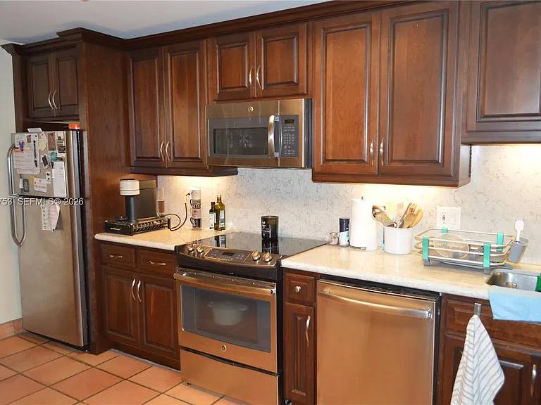 3932 Estepona Ave #7D5 — Photo 9
