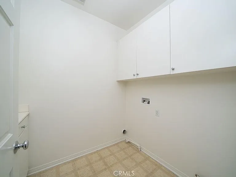 22532 Venice St — Photo 16