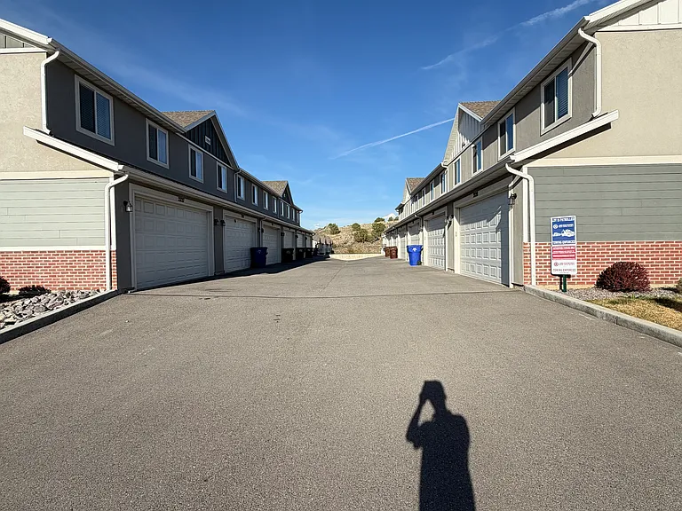 2736 E Kistler Aly — Photo 4