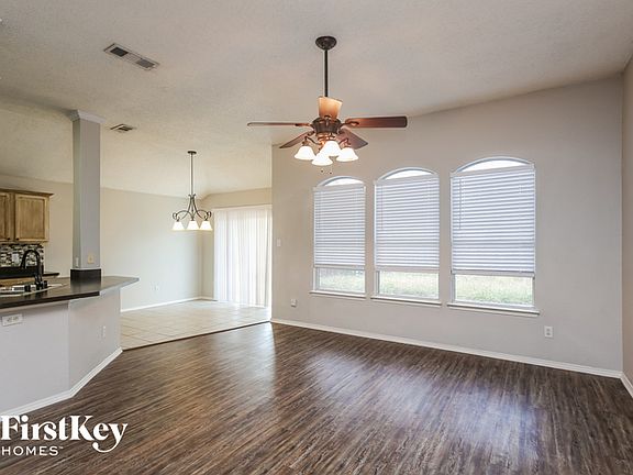 4th image of 645 Babbling Brook Dr