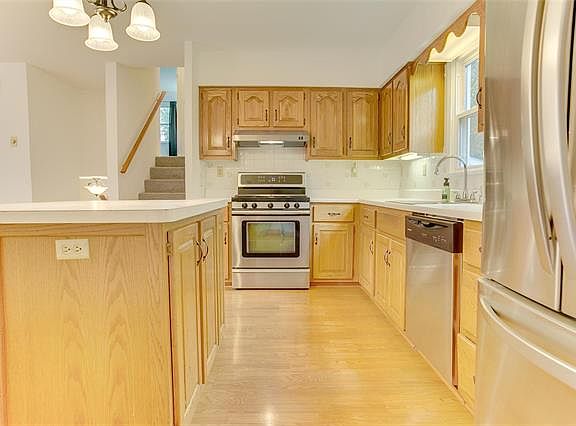 2nd image of 57 Pearl Dr