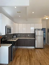 825 Putnam Avenue, #2