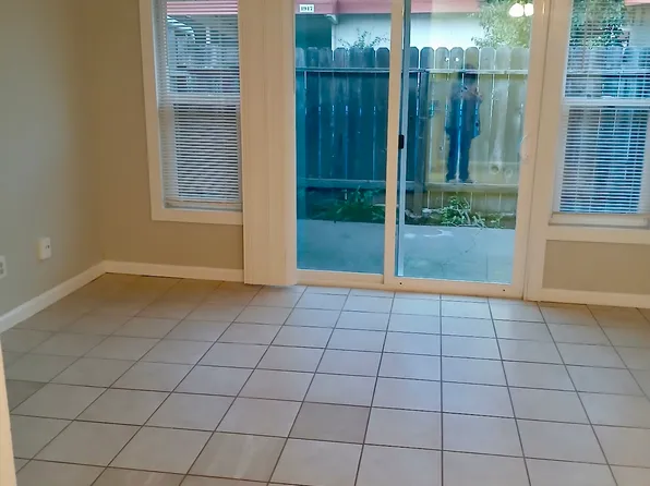1915 E 8th St #8, Davis, CA 95616