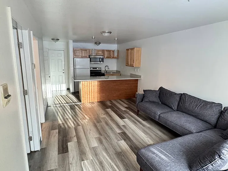 1024 Hoyt St #103 — Photo 4