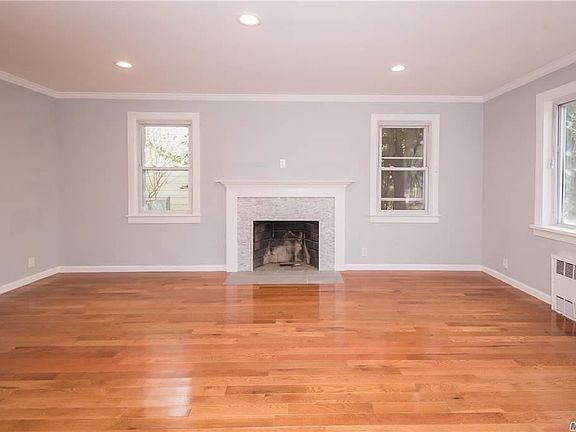 4th image of 29 Carolina Ave