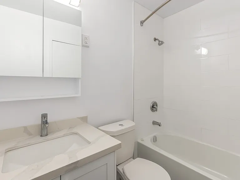 20 Graydon Hall Dr — Photo 22