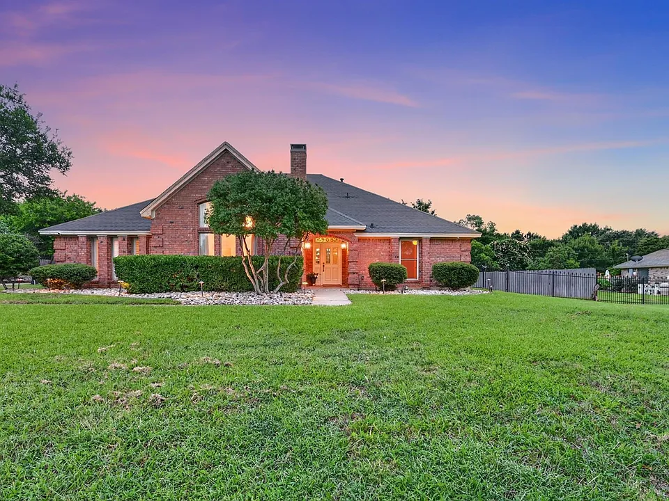 909 San Saba Dr