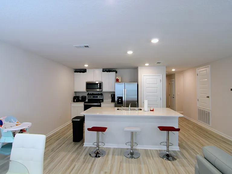 440 Scarborough St — Photo 7