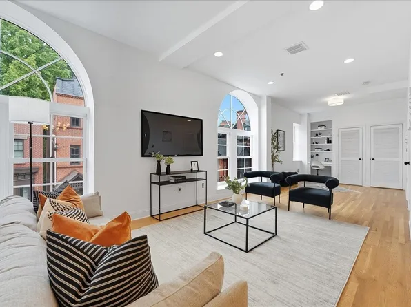829 Washington St APT 8, Hoboken, NJ 07030