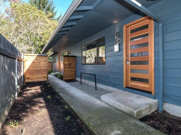 6809-6811 SE Woodstock Blvd, Portland, OR 97206
