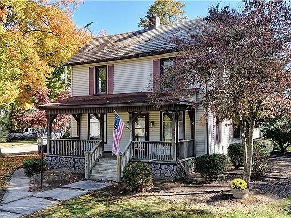 2nd image of 343 N Main St