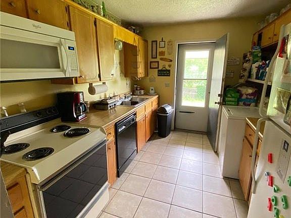 4th image of 921 Dryden Ave #923