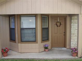 321/323 Rawhide Dr, Round Rock, TX 78681