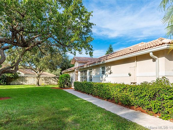 3rd image of 1198 NW 171st Ter