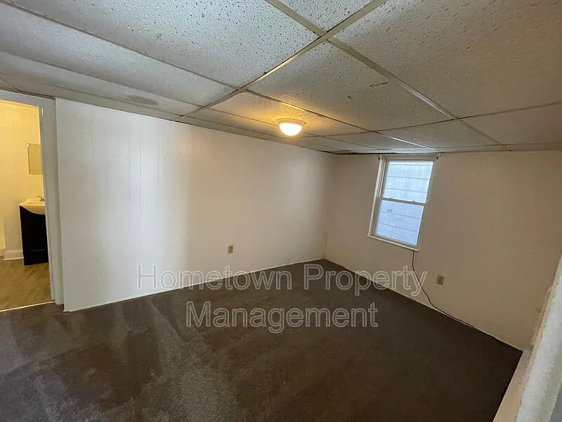 Studio, 1.0 bath, $850 — Photo 4