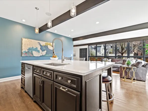 2430 N Lake Dr, Milwaukee, WI 53211