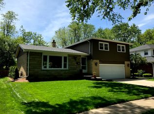 612 S Reuter Dr, Arlington Heights, IL