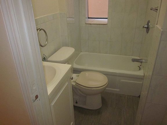 5th image of 327 Bedford Ave #A