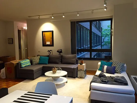 Rented by Luxus Manhattan Realty | media 26