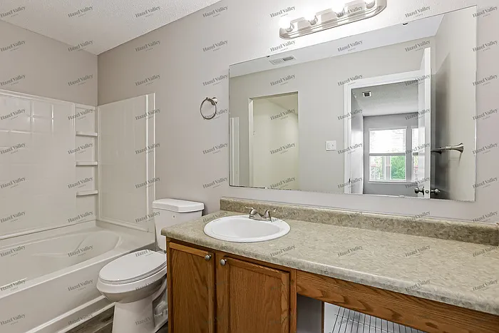 10785 Cyrus Dr — Photo 10