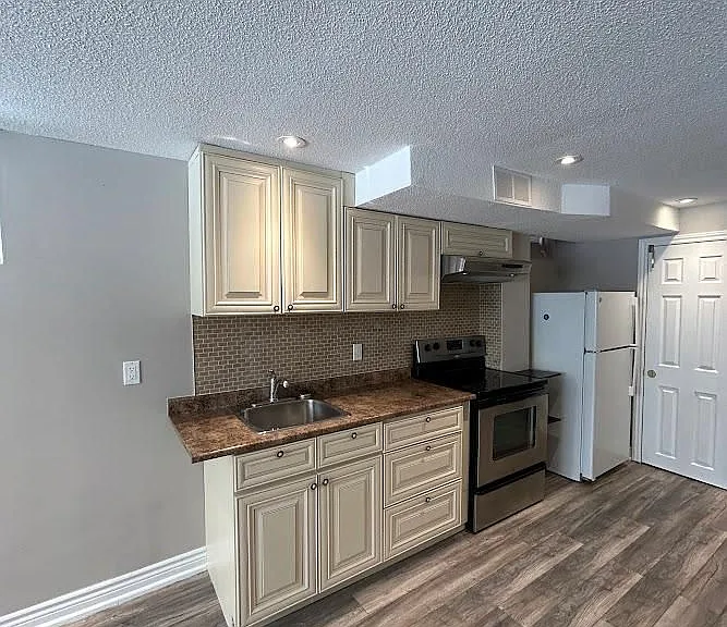 43 Littleriver Ct #LOWER — Photo 4