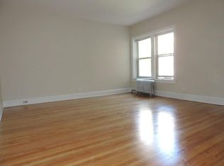 910 Reba Pl #2, Evanston, IL 60202