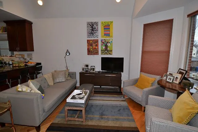 3121 N Hoyne Ave #1 — Photo 5