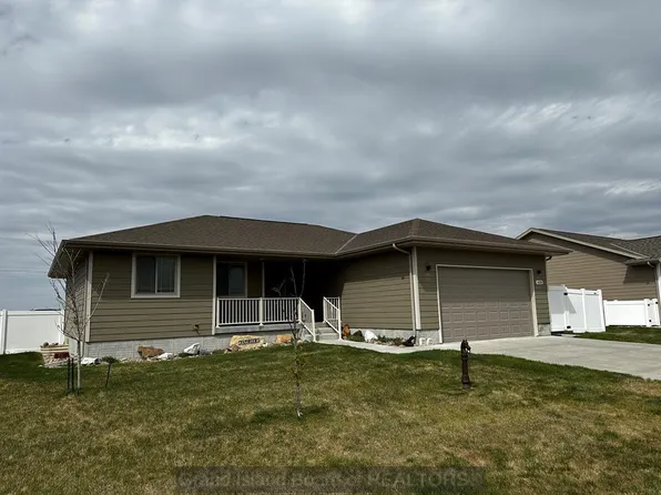 4328 Prairie Clover Cir, Grand Island, NE 68803