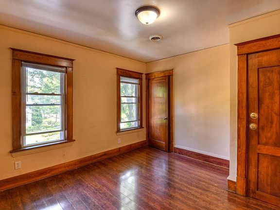5th image of 1171 Marion St