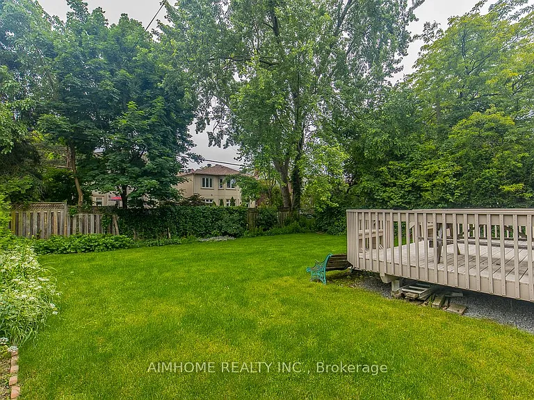 395 Princess Ave — Photo 40