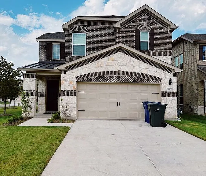 741 Creekwater Ln — Photo 5