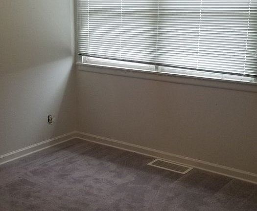 4th image of 741 S King St