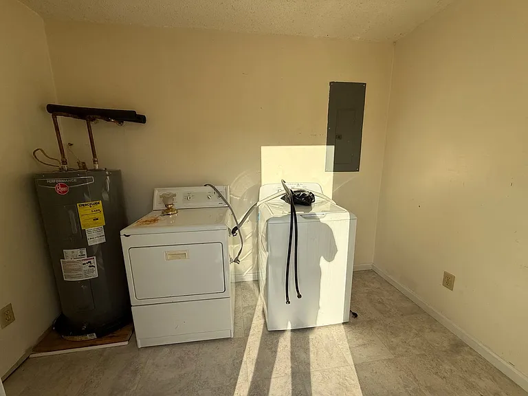 314 Beverly St — Photo 14
