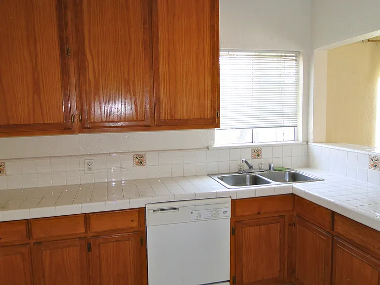 9037 Cattaraugus Ave — Photo 8