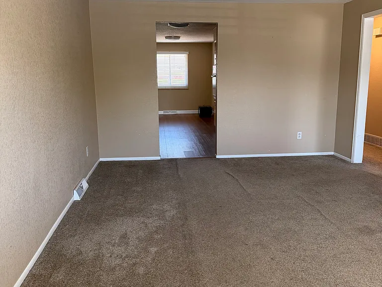 2510 Iris St — Photo 5
