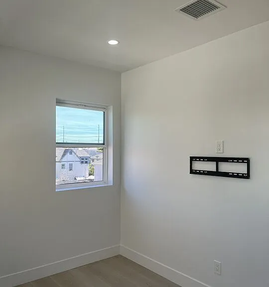 212 E 29th St #214-1/2 — Photo 21